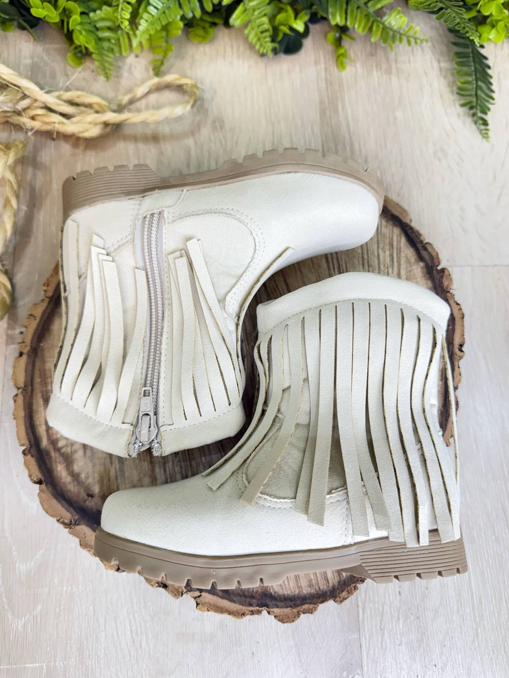 Bota Infantil Camurça Off White Bege Claro com Franjas para Inverno