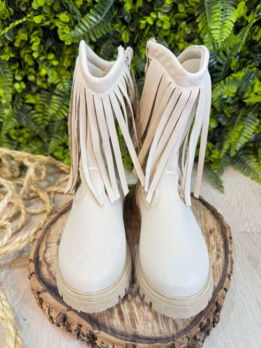 Bota Infantil Camurça Off White Bege Claro com Franjas para Inverno