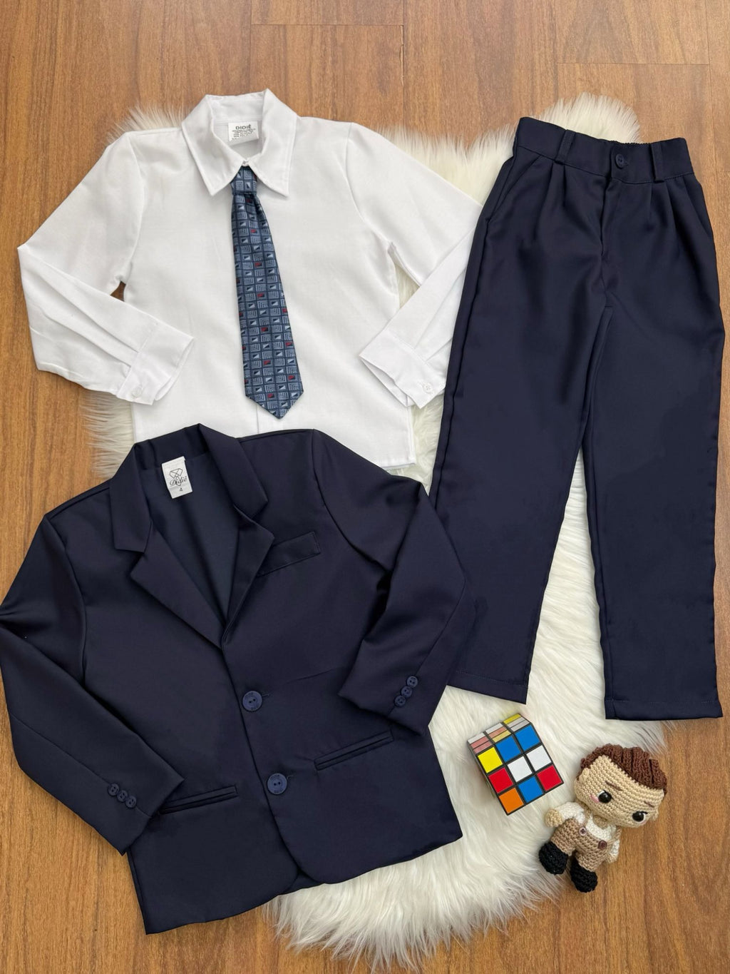 Terno Social C/ Calça Azul Marinho e Camisa Branca Pajem