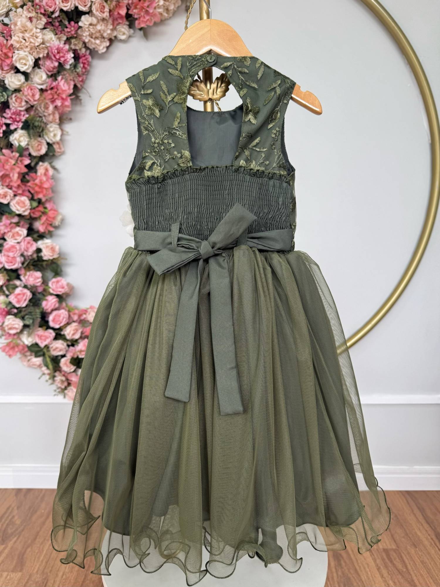 Vestido Infantil Verde com Renda e Aplique de Flores para Damas
