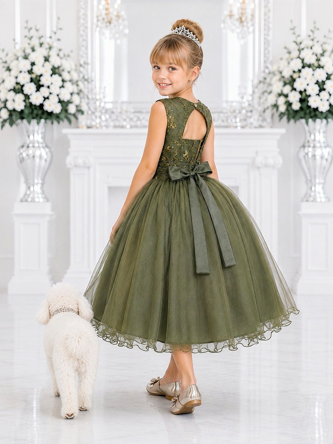 Vestido Infantil Verde com Renda e Aplique de Flores para Damas