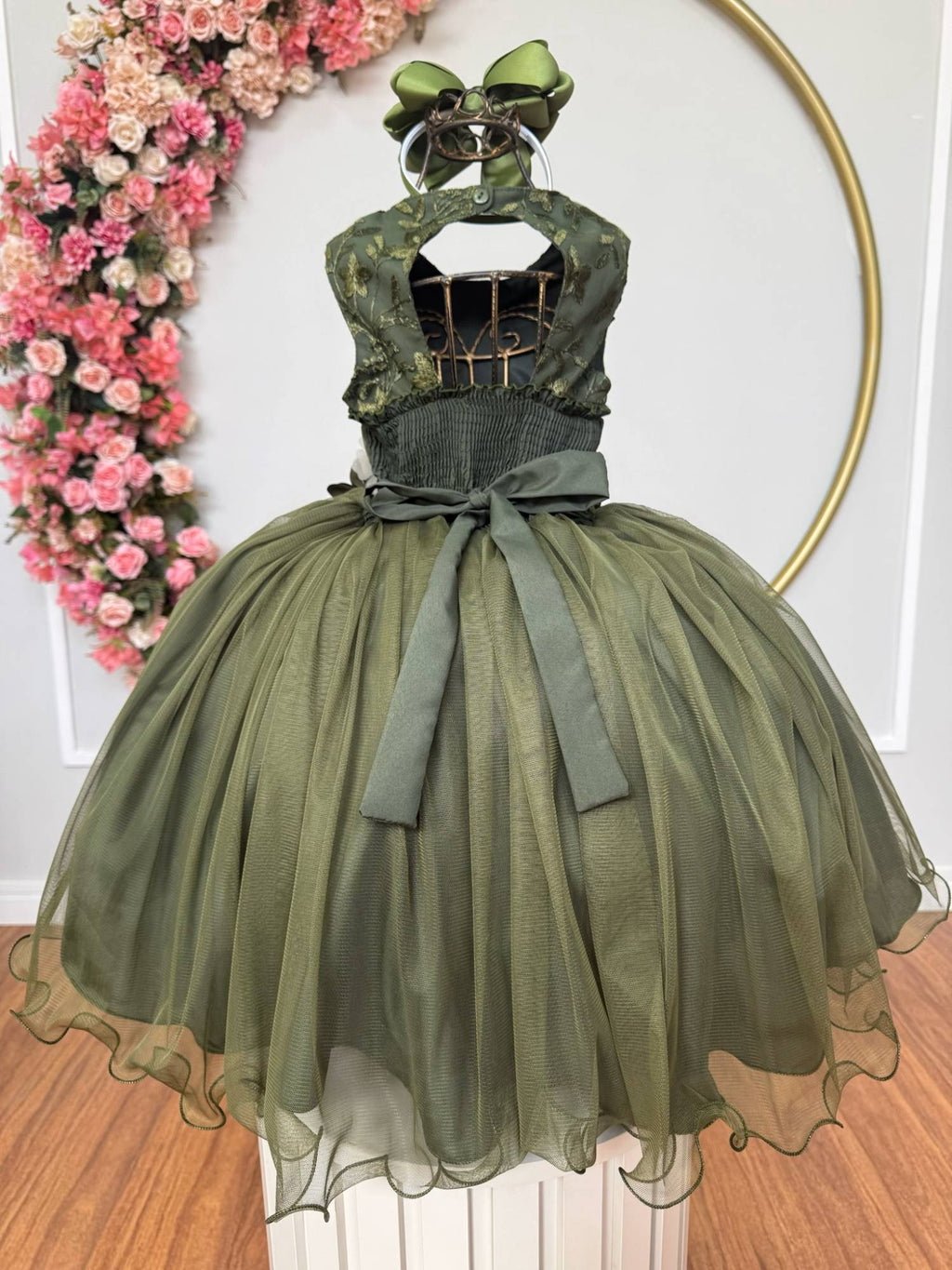 Vestido Infantil Verde com Renda e Aplique de Flores para Damas