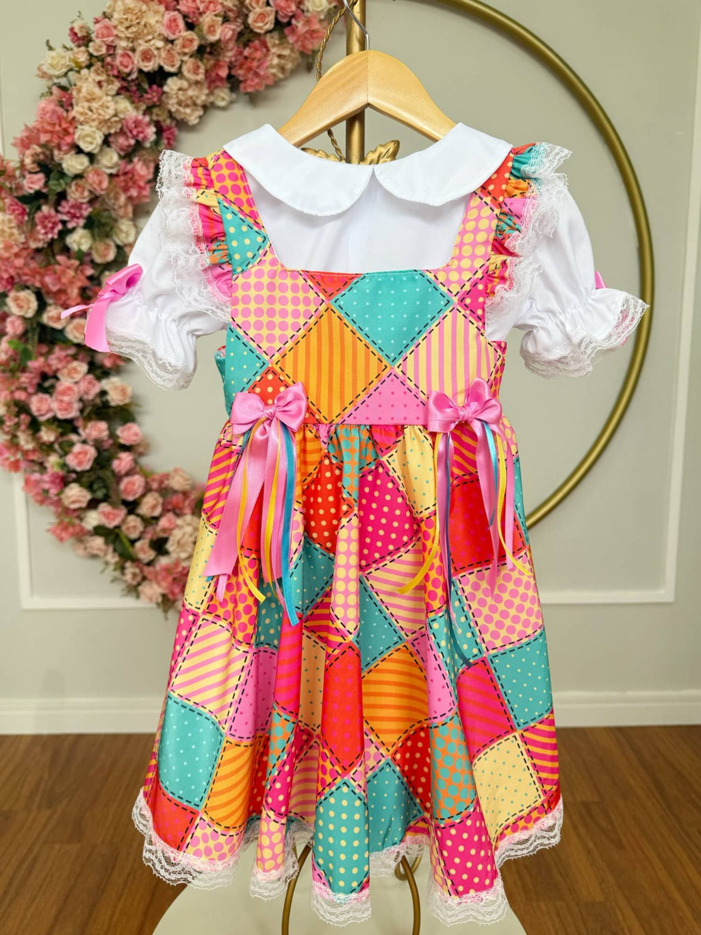 Conjunto Junino para Meninas com Blusa Branca e Saia Xadrez Colorida
