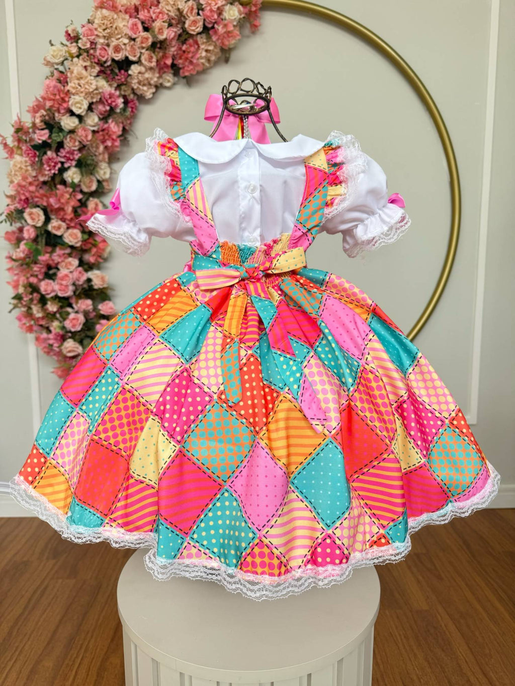 Conjunto Junino para Meninas com Blusa Branca e Saia Xadrez Colorida