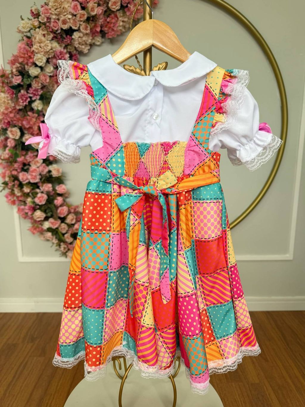 Conjunto Junino para Meninas com Blusa Branca e Saia Xadrez Colorida