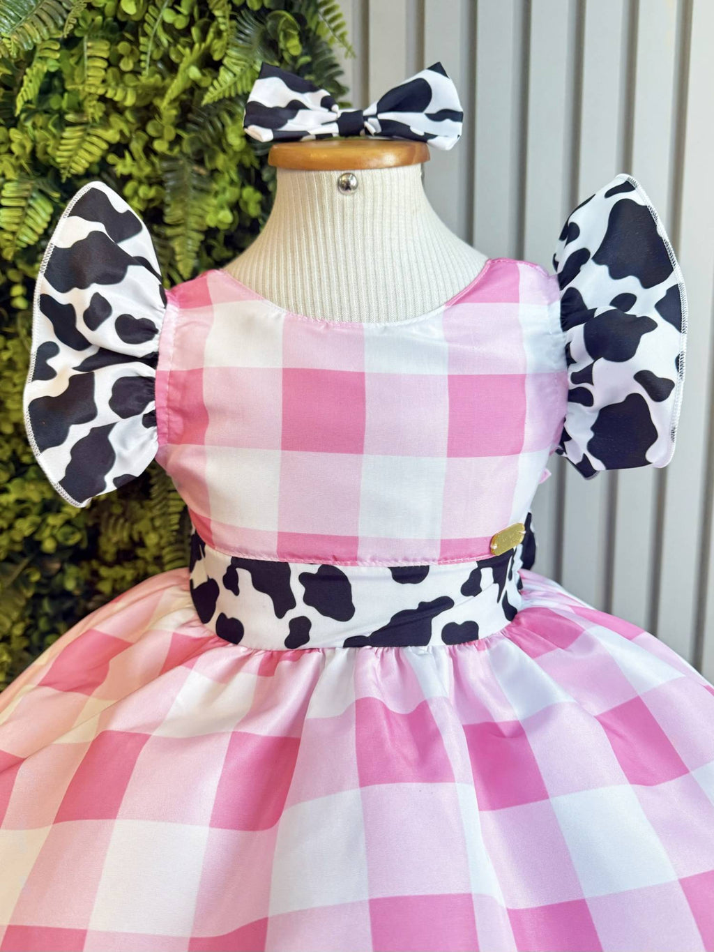 Vestido Infantil Xadrez Branco e Rosa com Estampa de Vaquinha