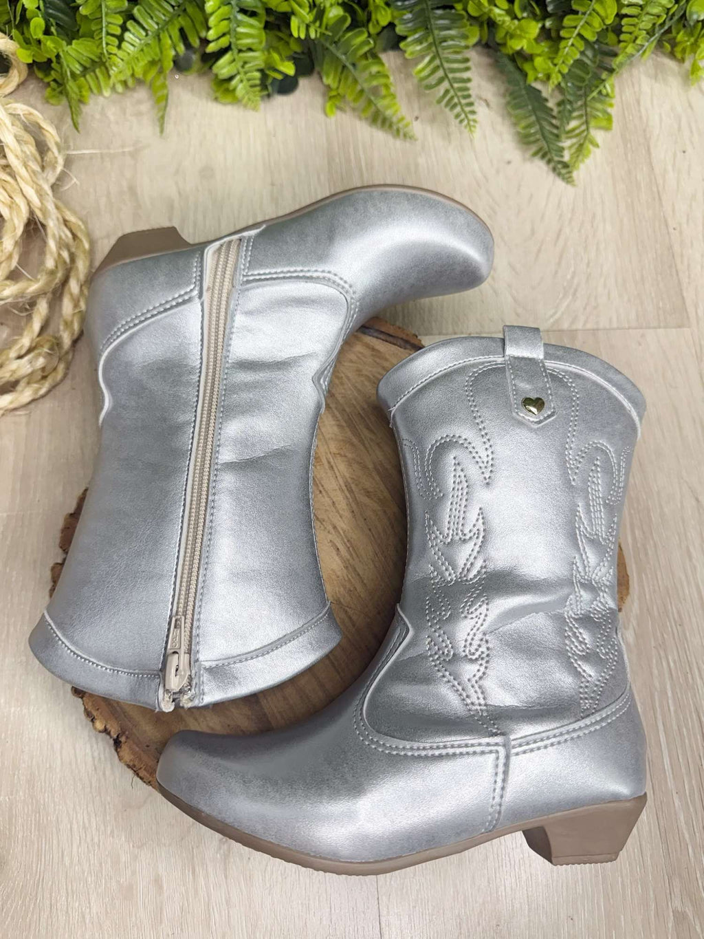 Bota Infantil em Courino para Inverno com Zíper e Salto Prata