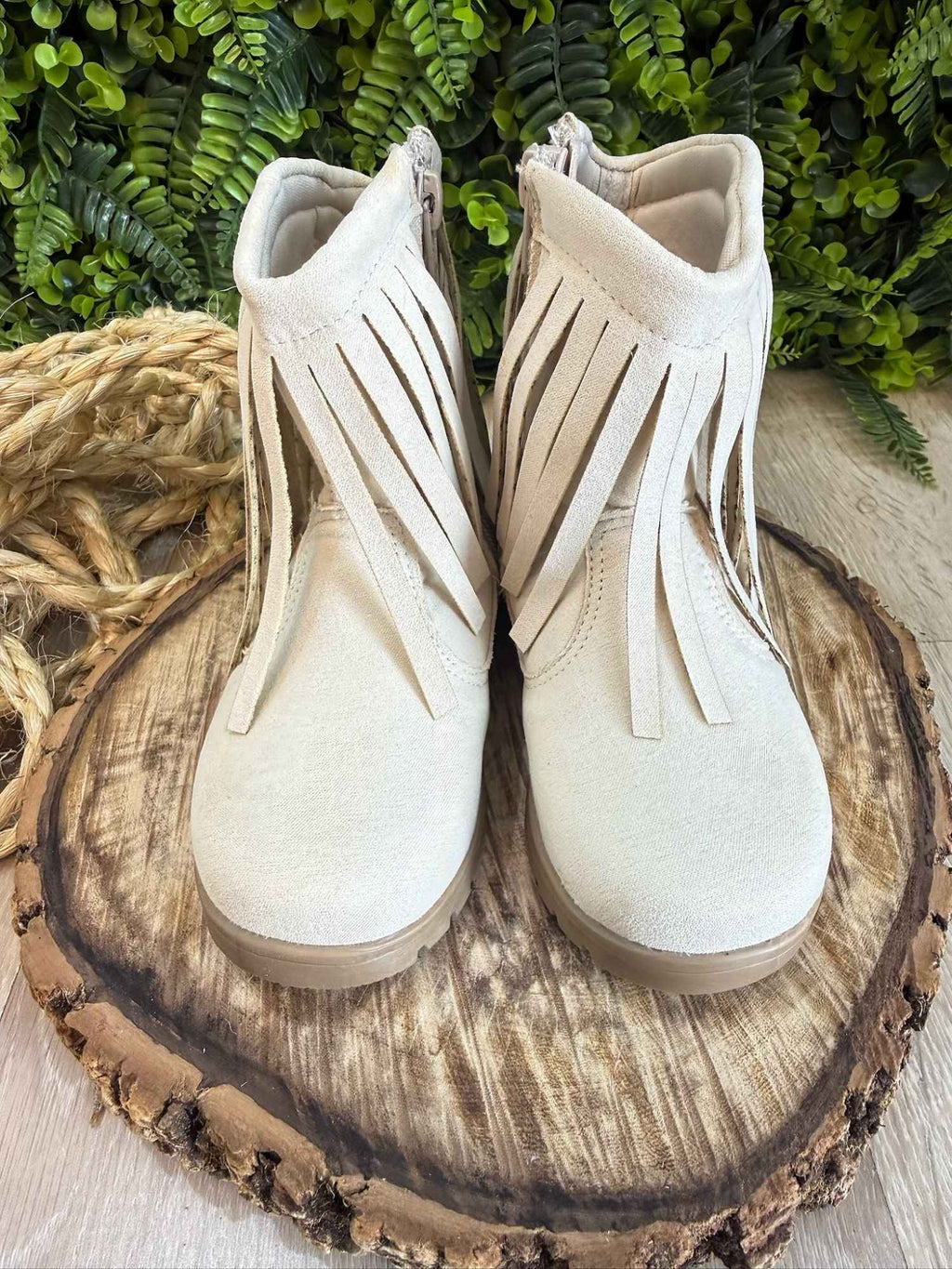 Bota Infantil Camurça Off White Bege Claro com Franjas para Inverno