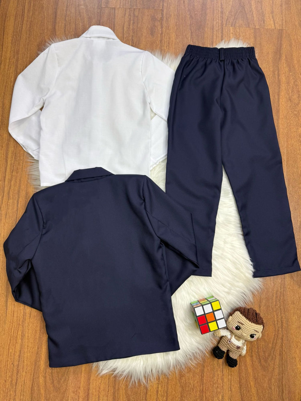 Terno Social C/ Calça Azul Marinho e Camisa Branca Pajem