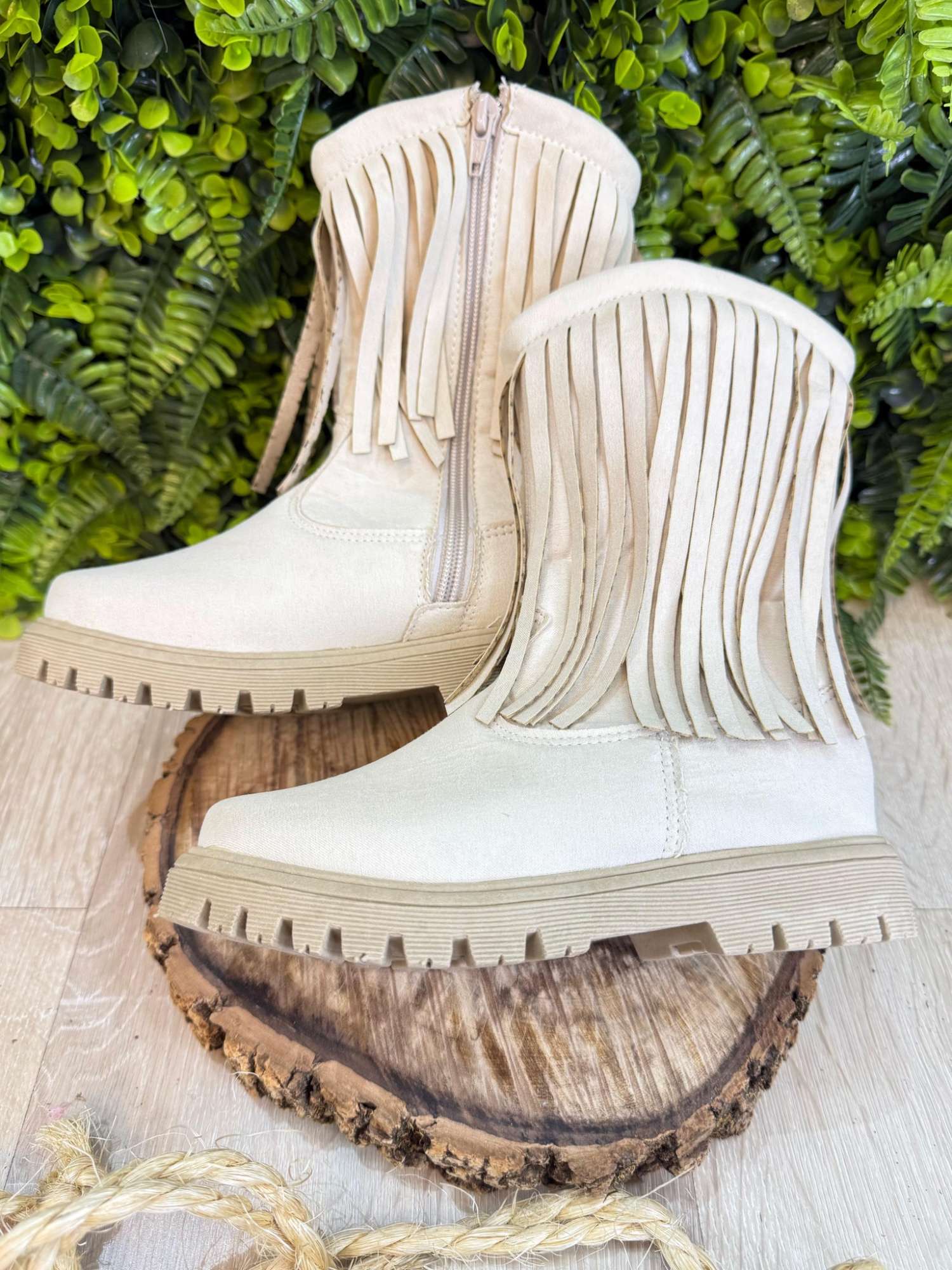 Bota Infantil Camurça Off White Bege Claro com Franjas para Inverno