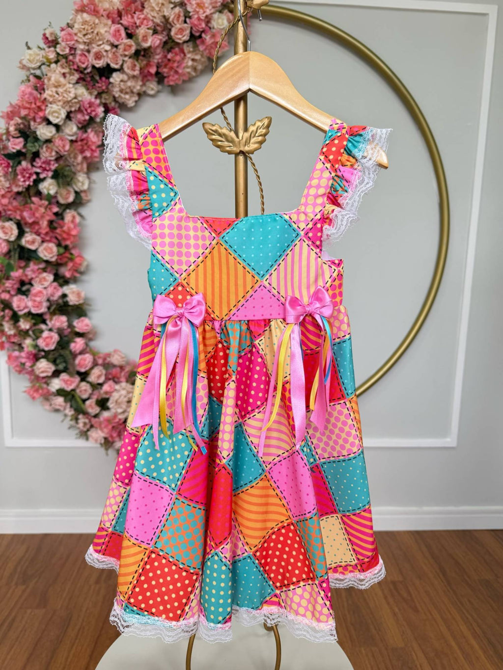 Conjunto Junino para Meninas com Blusa Branca e Saia Xadrez Colorida
