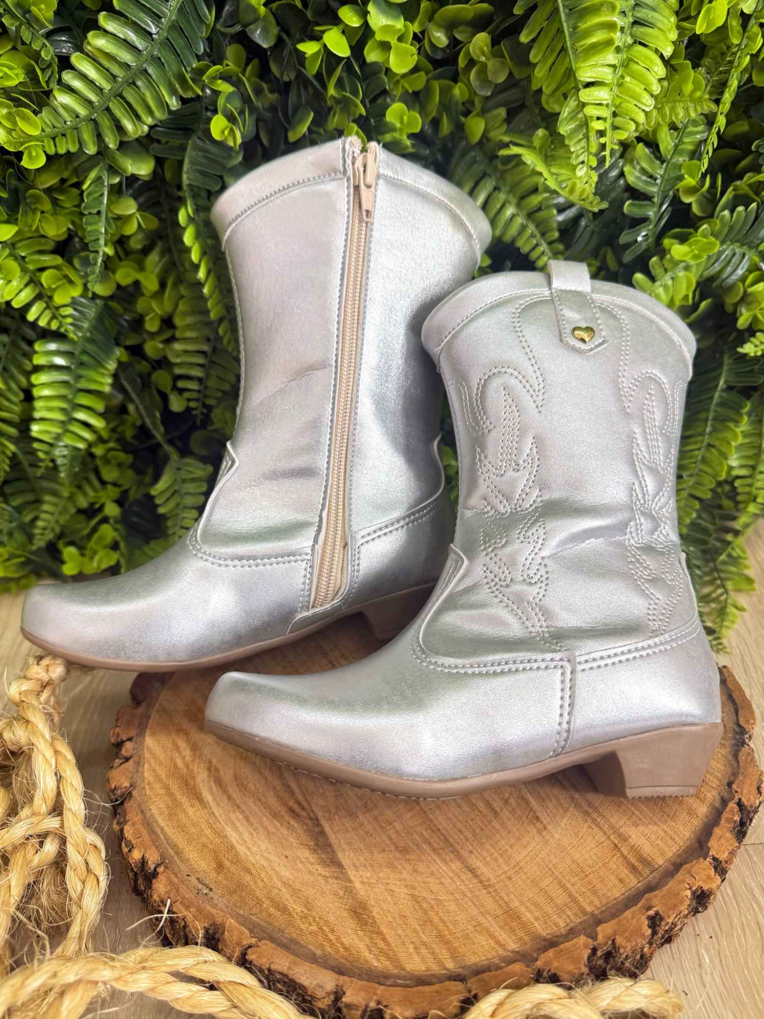 Bota Infantil em Courino para Inverno com Zíper e Salto Prata