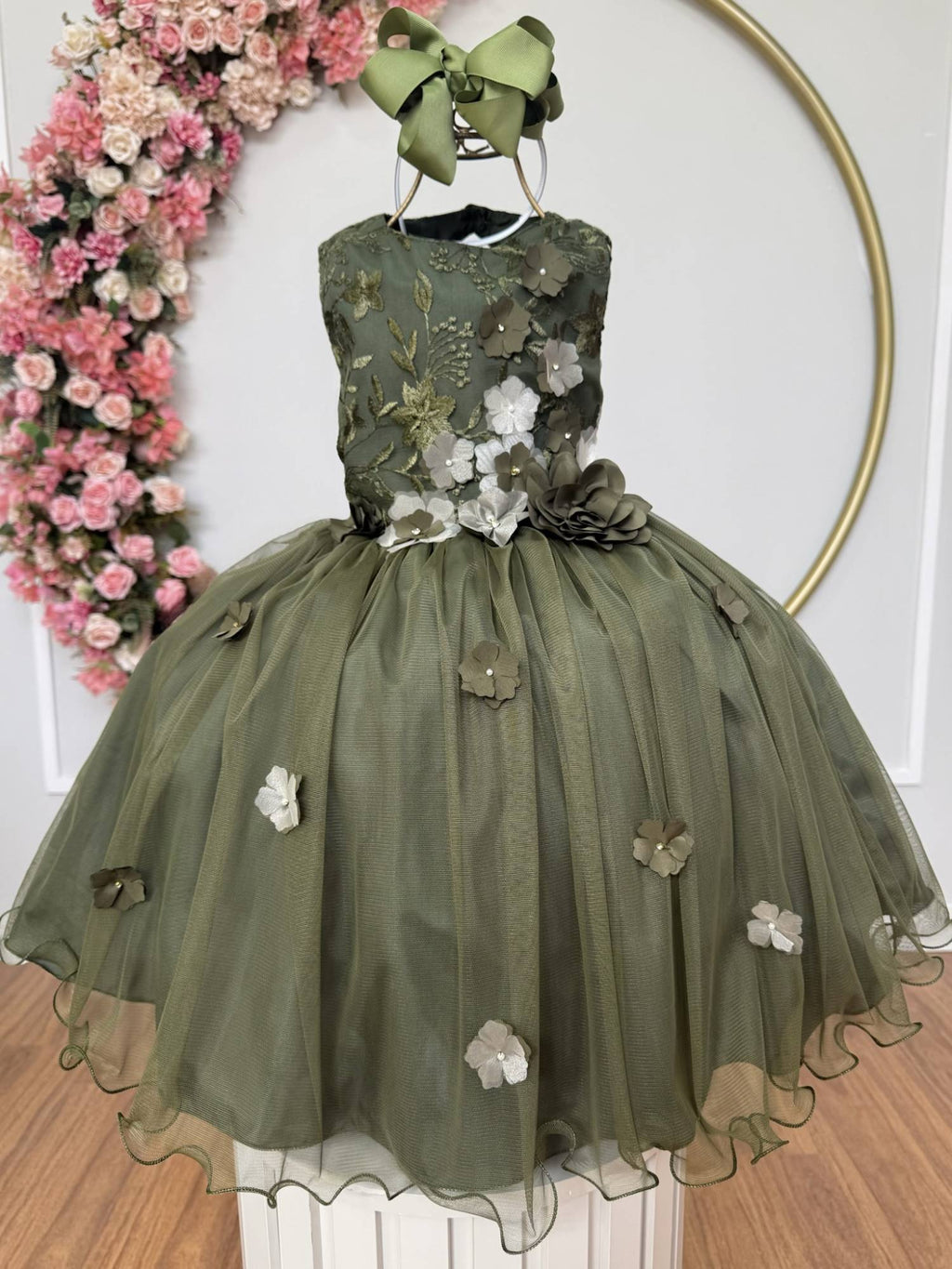 Vestido Infantil Verde com Renda e Aplique de Flores para Damas