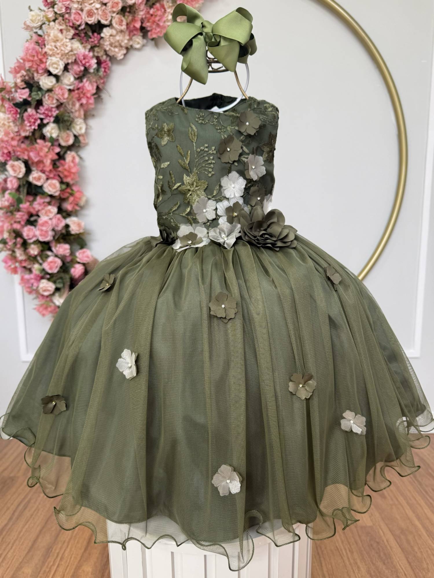 Vestido Infantil Verde com Renda e Aplique de Flores para Damas