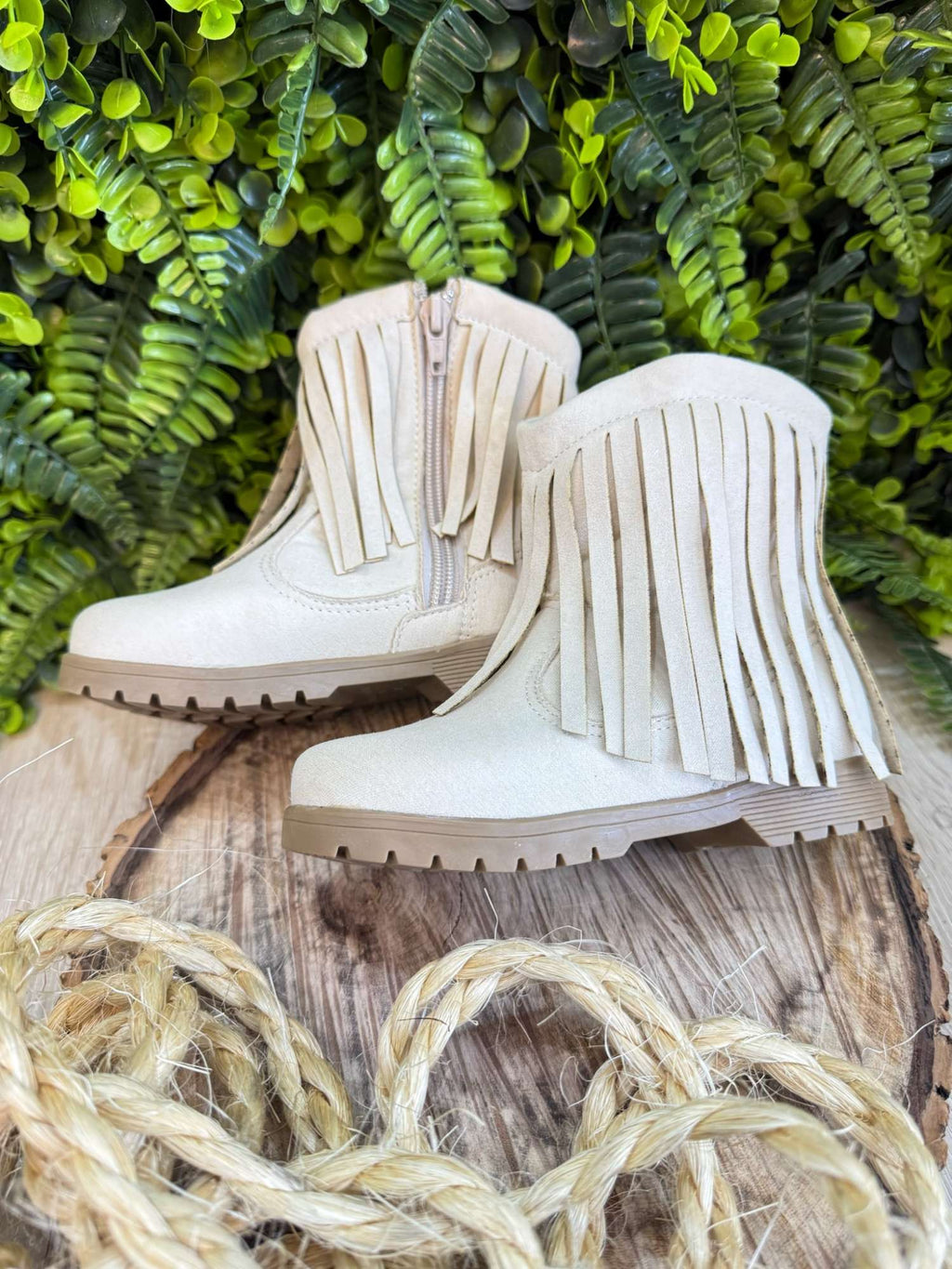 Bota Infantil Camurça Off White Bege Claro com Franjas para Inverno
