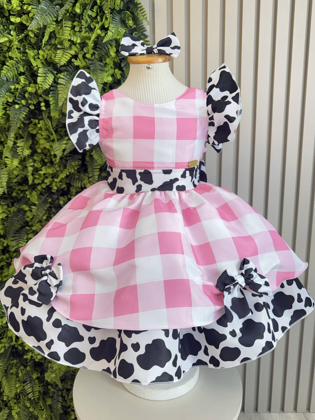 Vestido Infantil Xadrez Branco e Rosa com Estampa de Vaquinha
