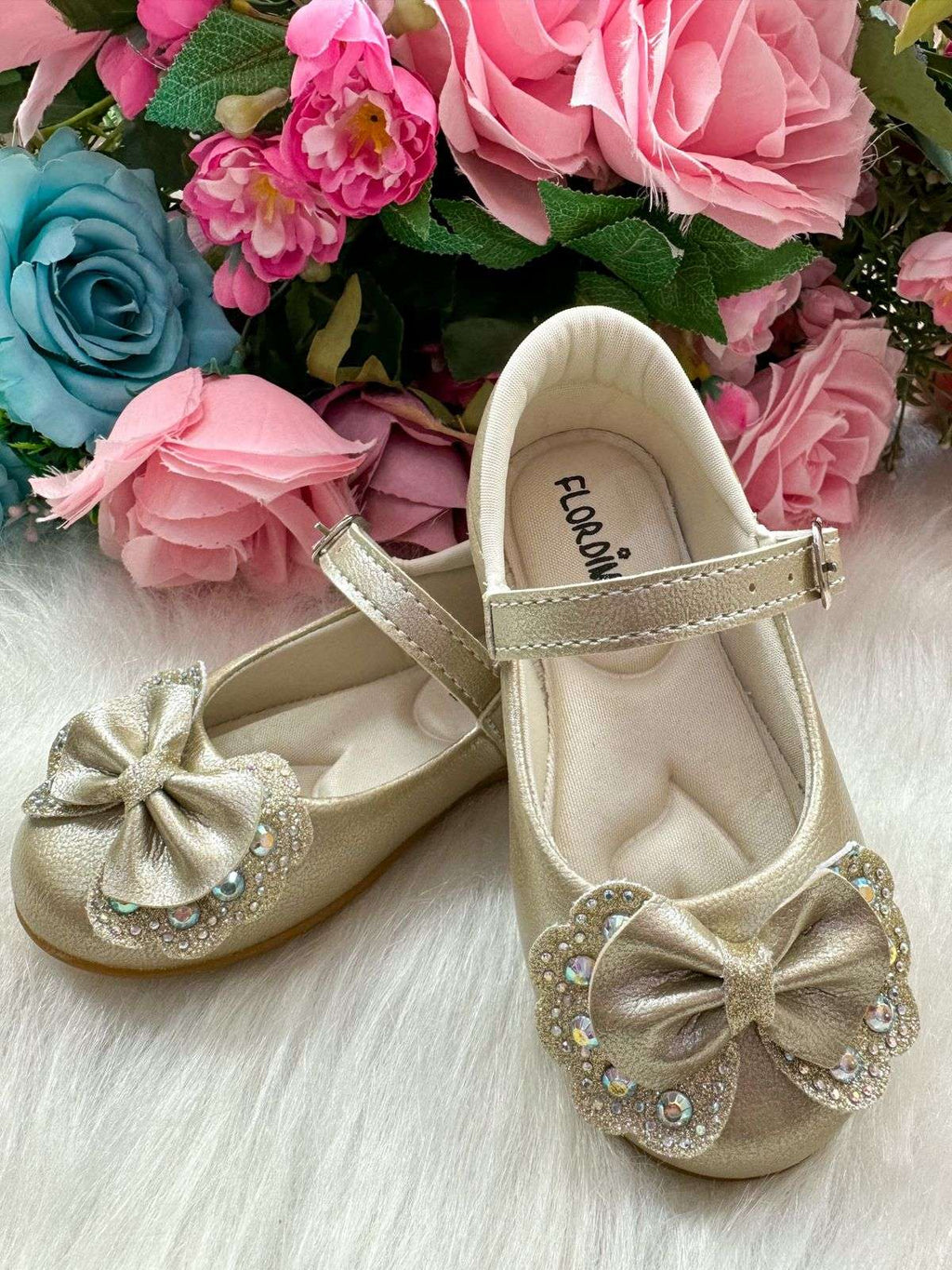 Sapatilha Dourada com Lacinho e Strass para Meninas