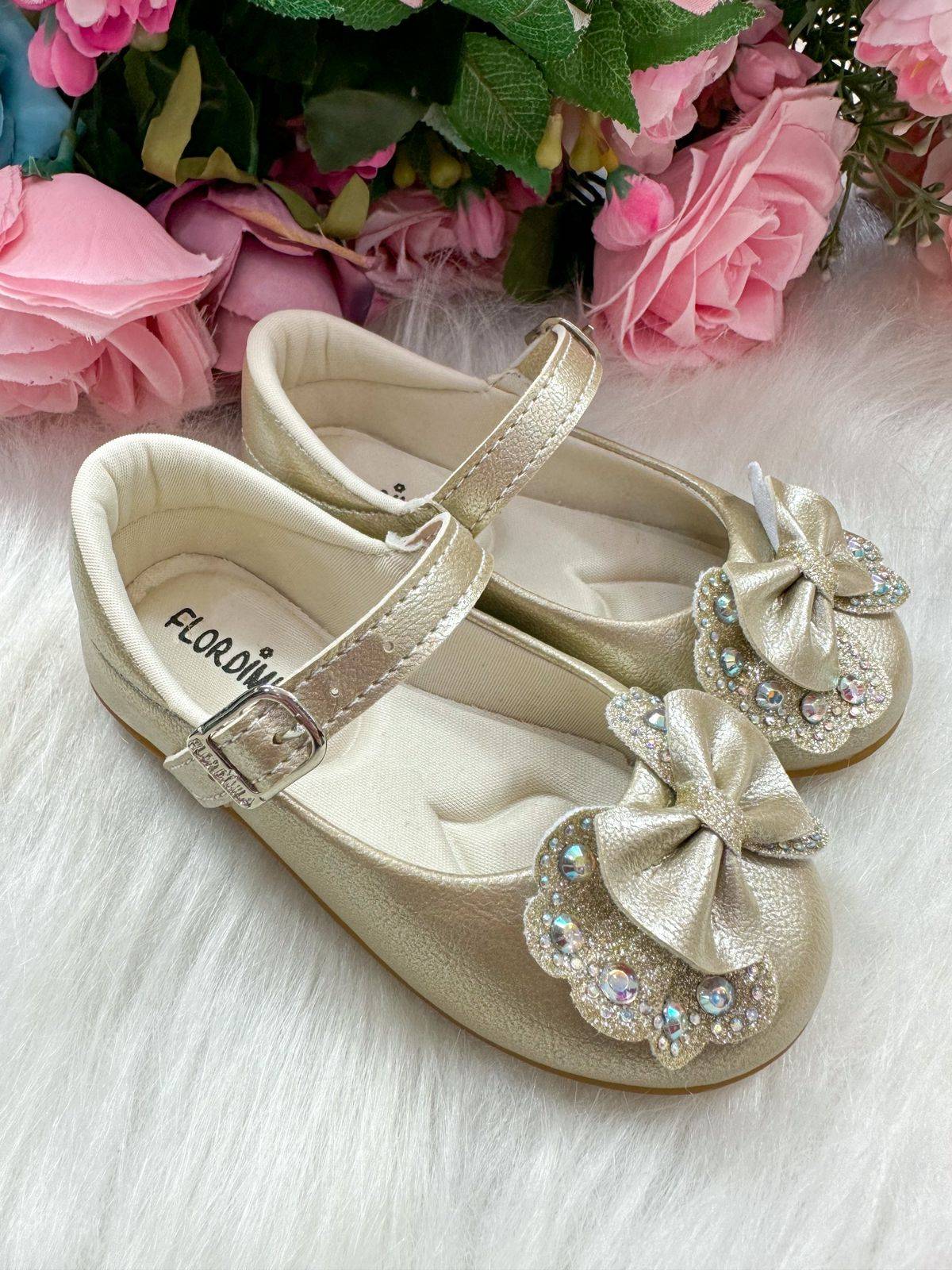 Sapatilha Dourada com Lacinho e Strass para Meninas