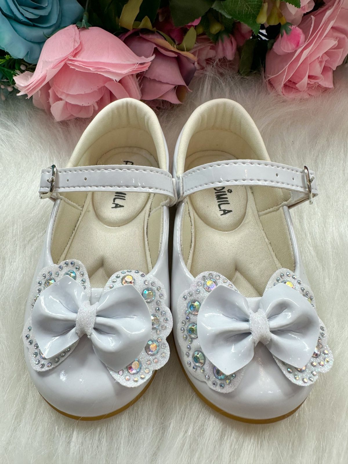 Sapatilha Baby Branca com Lacinho e Strass para Daminhas