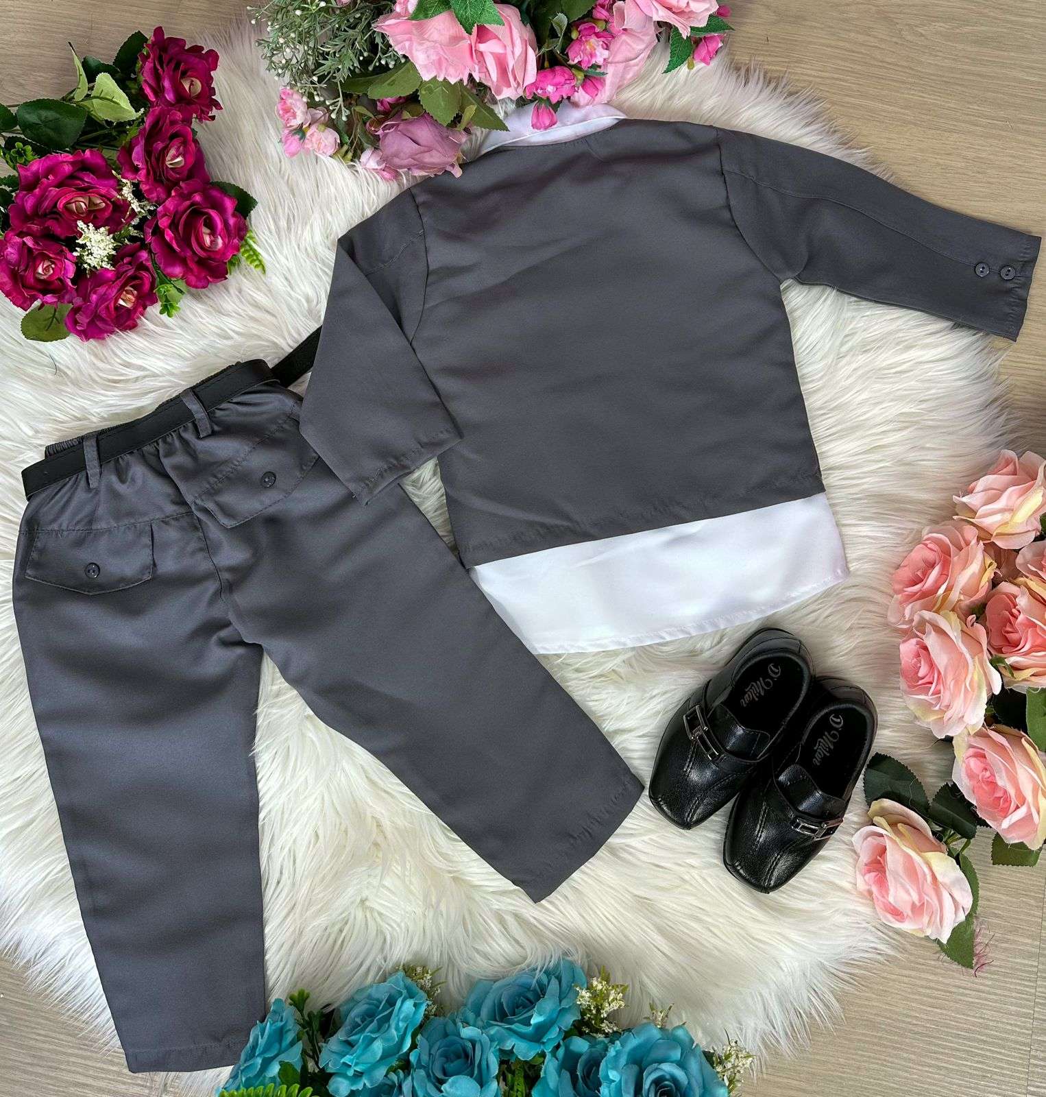 Conjunto Social Infantil Branco e Cinza com Gravata Borboleta