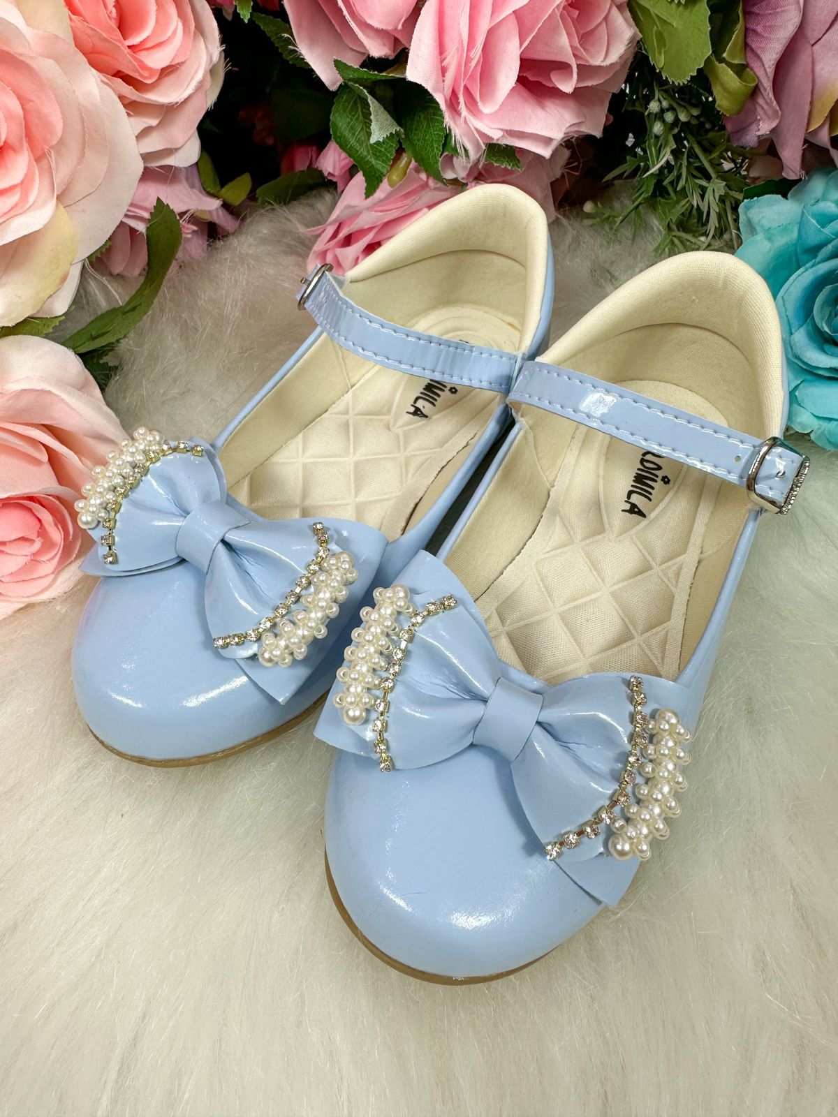 Sapatilha Azul Bebê com Pérolas para Festas e Passeios