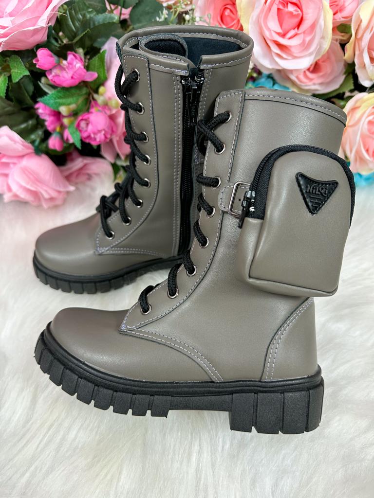 Bota Infantil Onix com Bolsinha para Estilo e Conforto