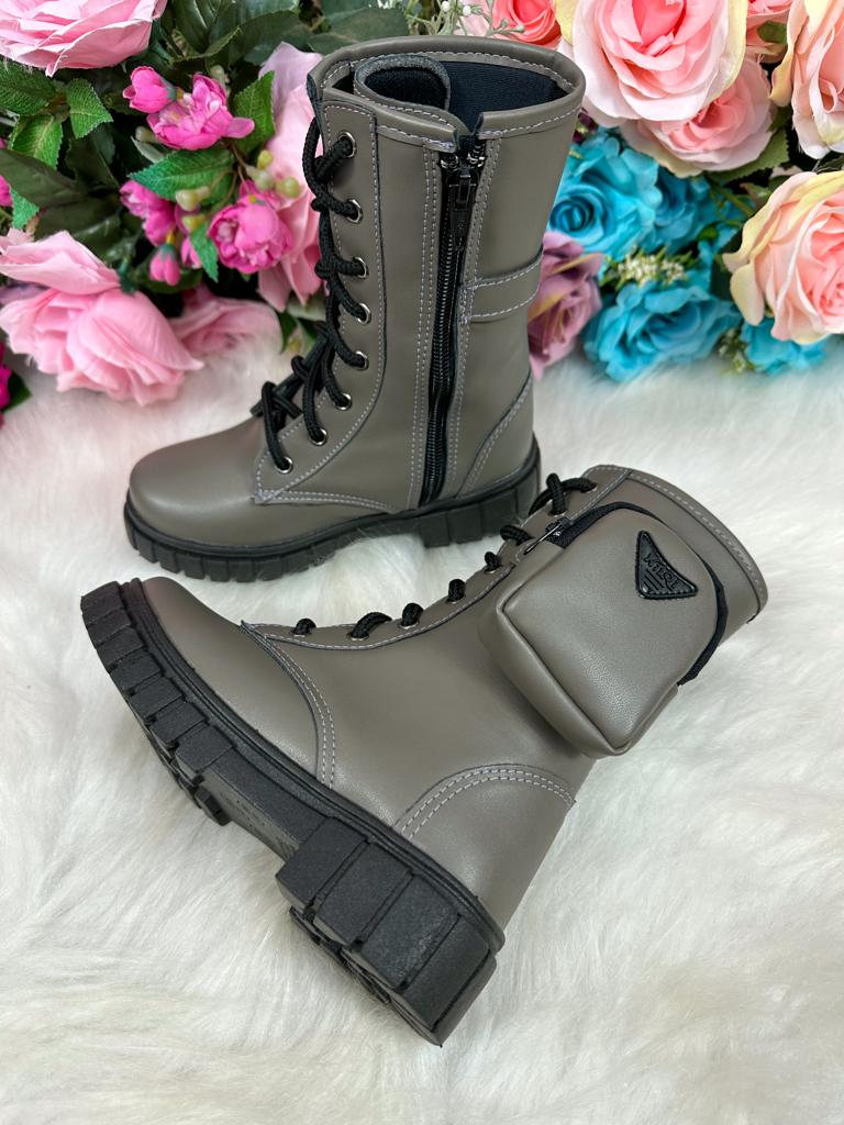 Bota Infantil Onix com Bolsinha para Estilo e Conforto