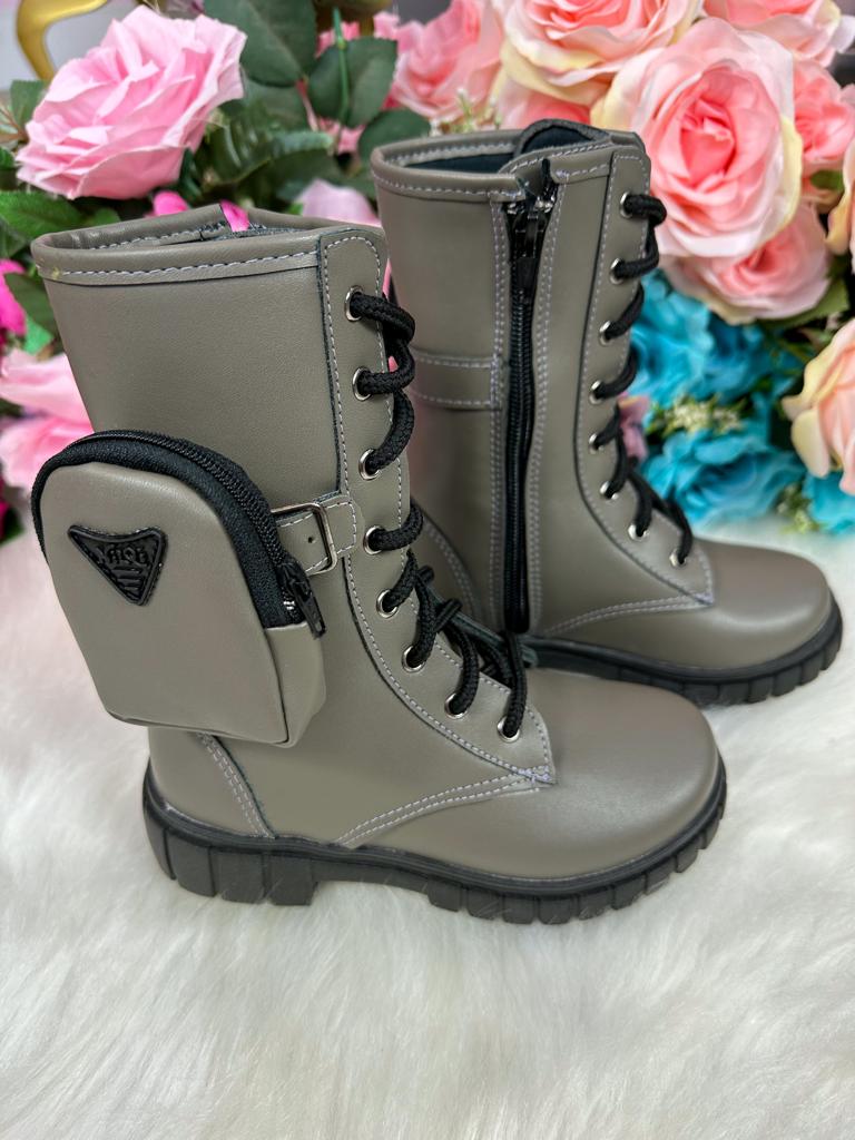 Bota Infantil Onix com Bolsinha para Estilo e Conforto