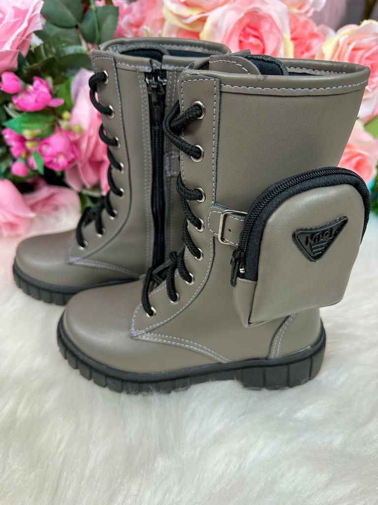 Bota Infantil Onix com Bolsinha para Estilo e Conforto