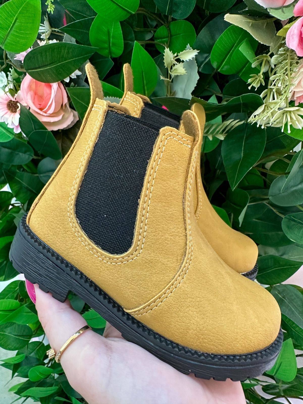 Bota Masculina Mostarda Confortável para Passeios e Festas