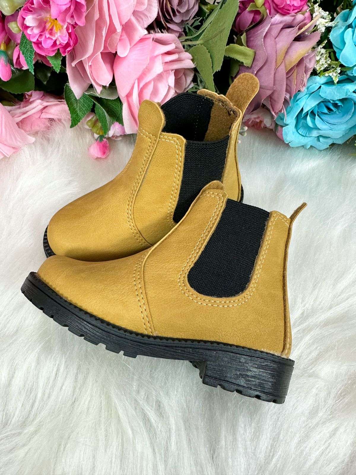 Bota Masculina Mostarda Confortável para Passeios e Festas