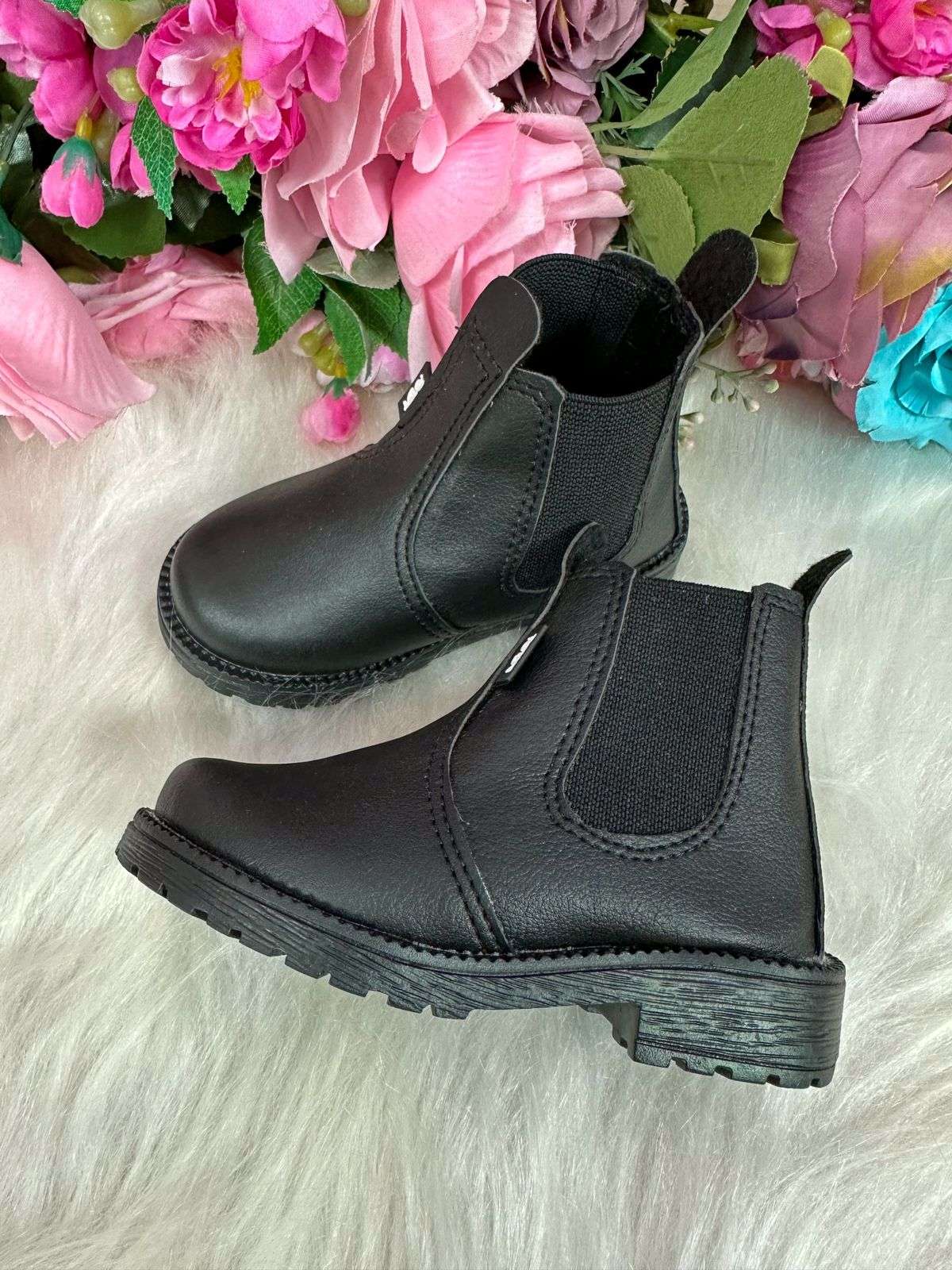 Bota Infantil Confortável em Preto