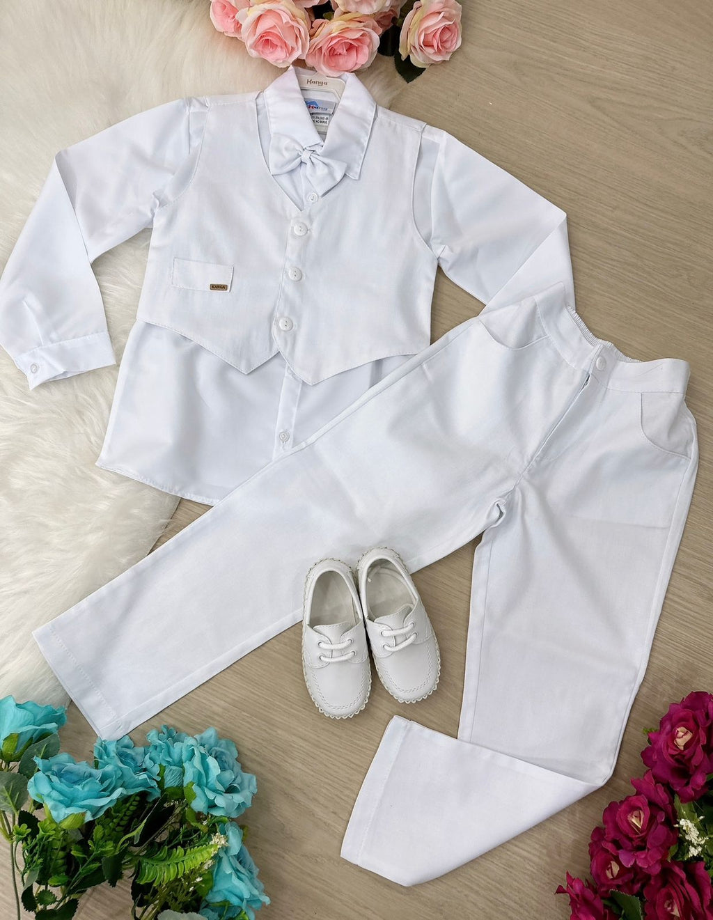 Conjunto Social Branco para Meninos com Colete e Gravata Borboleta