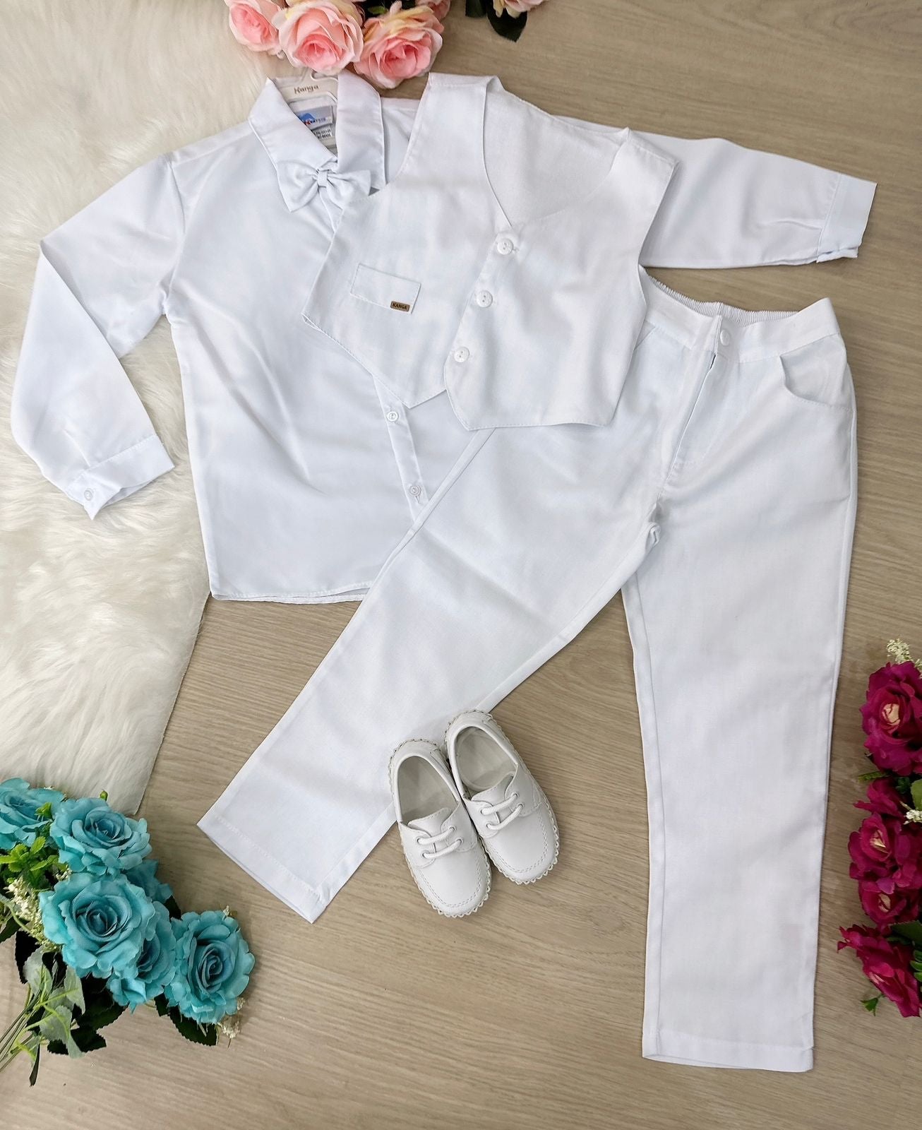Conjunto Social Branco para Meninos com Colete e Gravata Borboleta