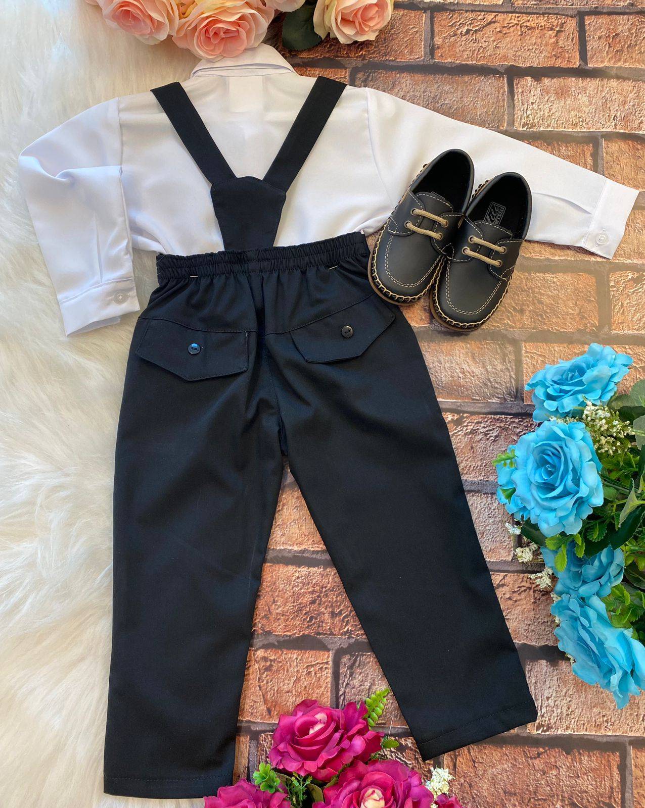 Conjunto Social Infantil Branco e Preto com Suspensório