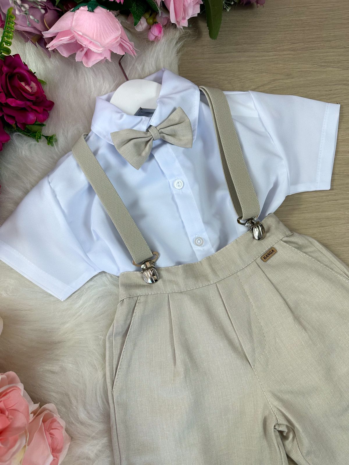 Conjunto Social Infantil Branco com Colete e Gravata Bege