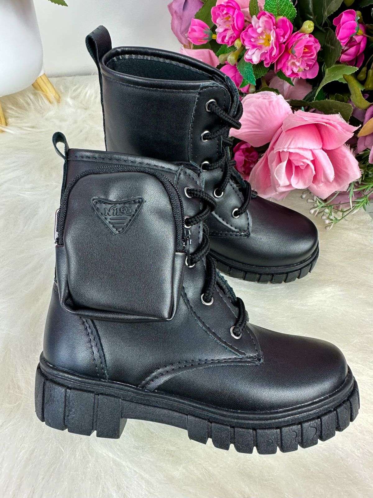 Bota Infantil Preto Cano Médio Confortável e Estilosa