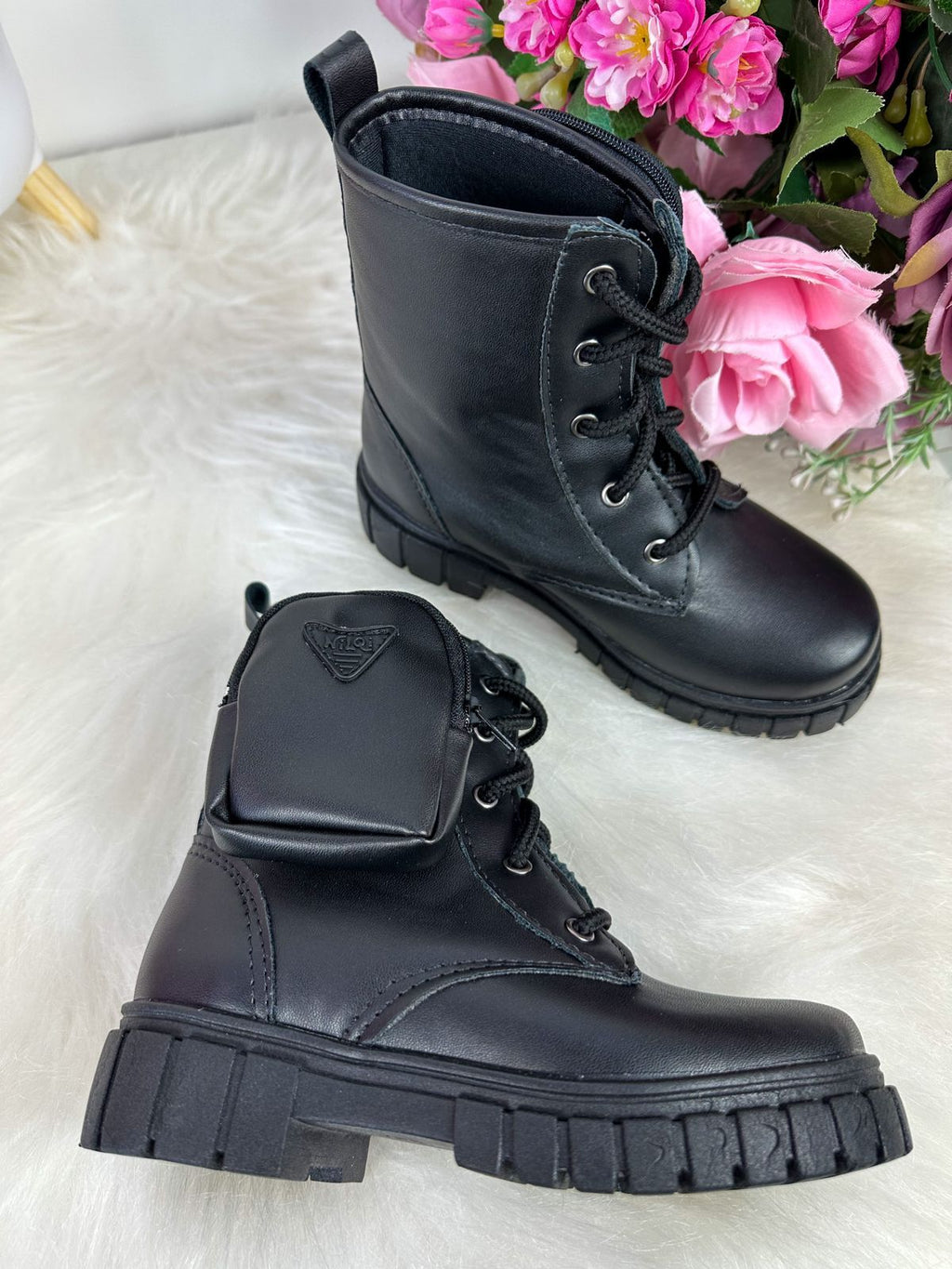 Bota Infantil Preto Cano Médio Confortável e Estilosa