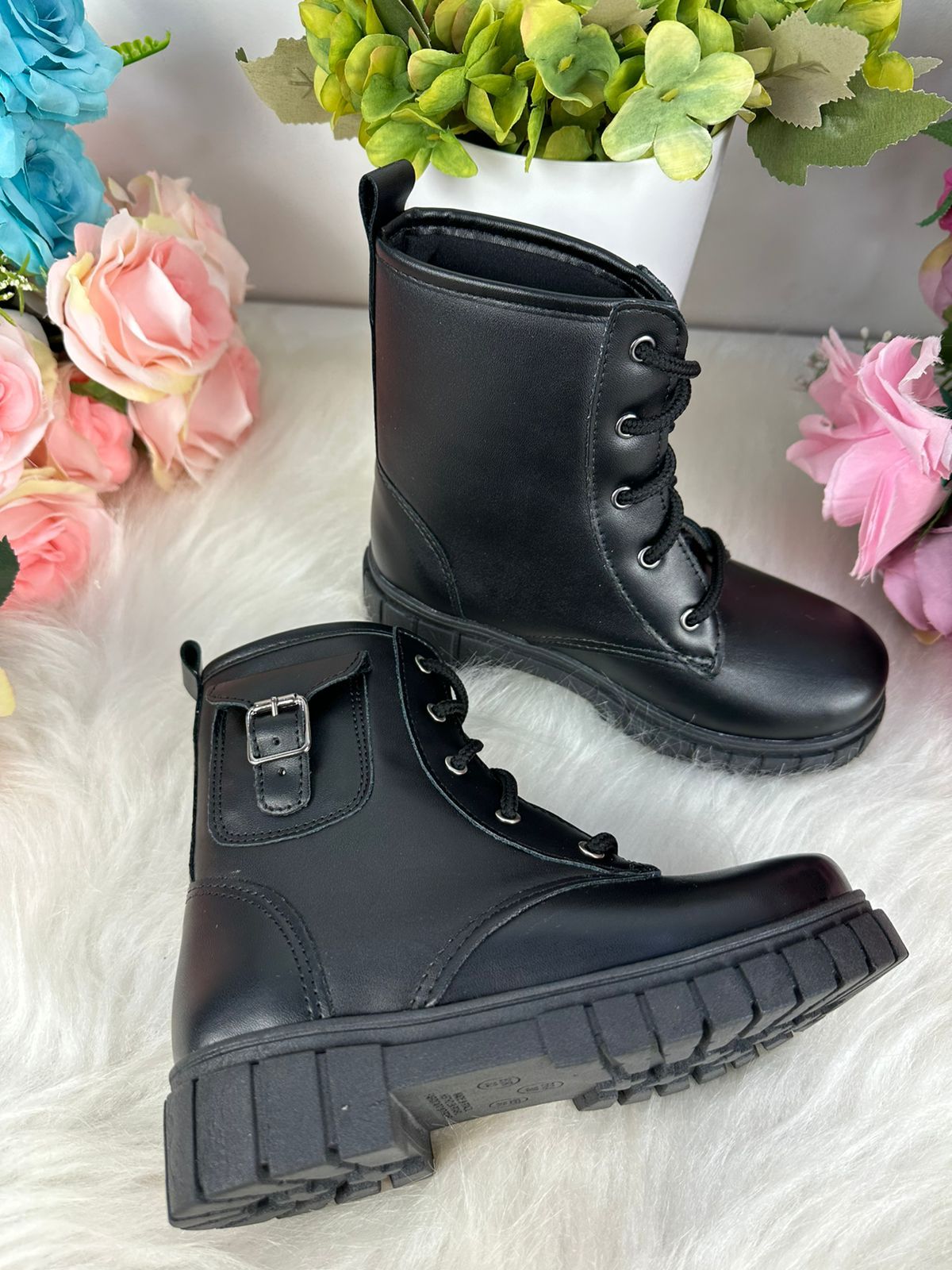 Bota Infantil Preta Confortável para Passeios e Festas
