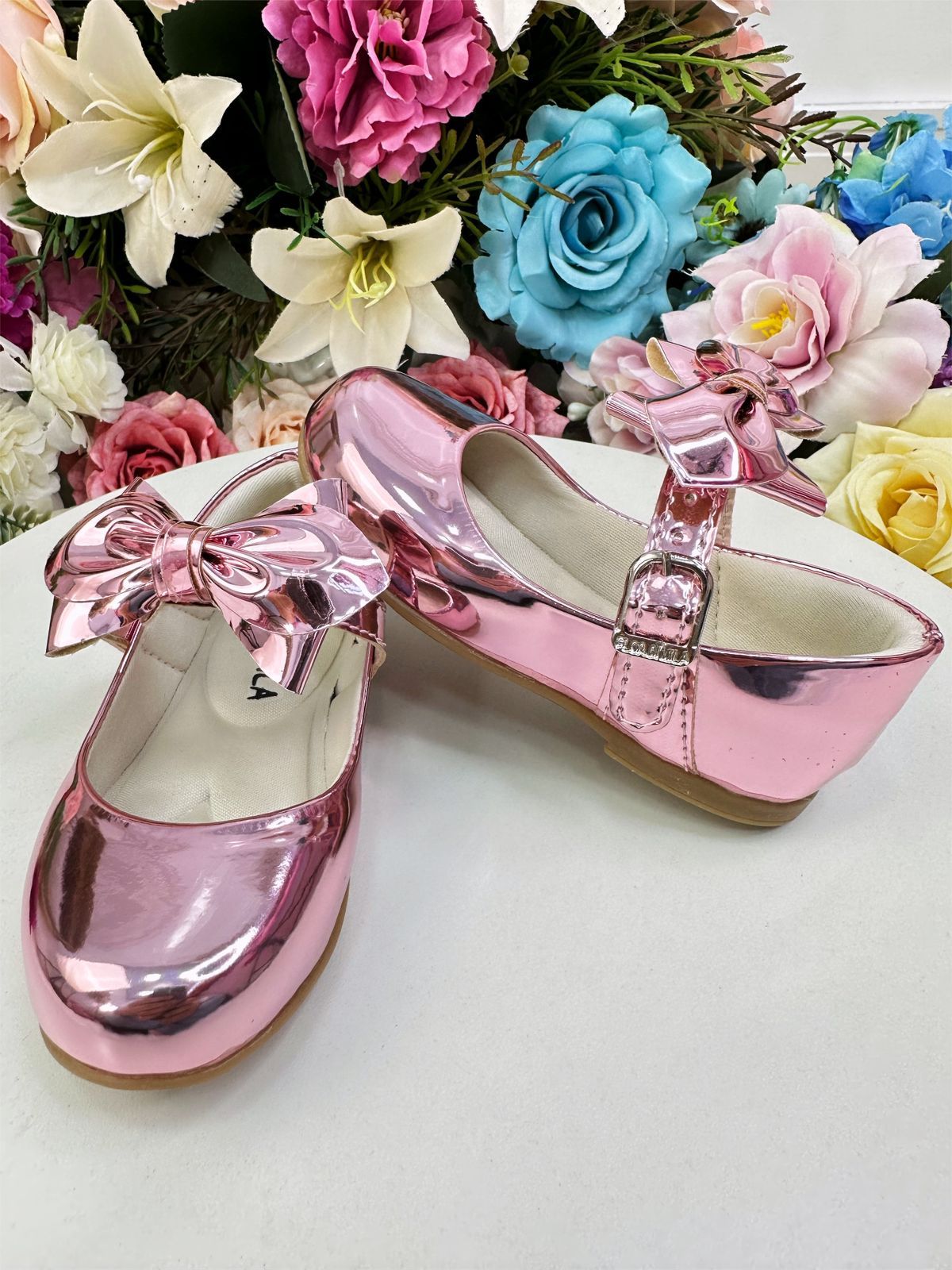 Sapatinho Metalizado Rose Com Laço Para Festas e Casuais