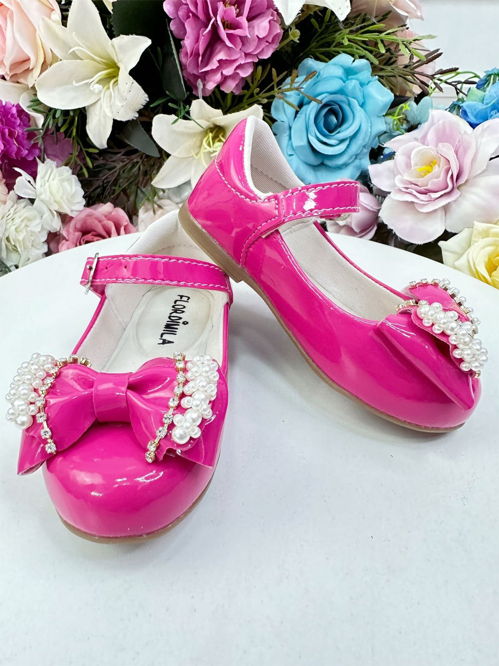 Sapatinho Verniz Infantil Pink com Laço, Pérolas e Strass