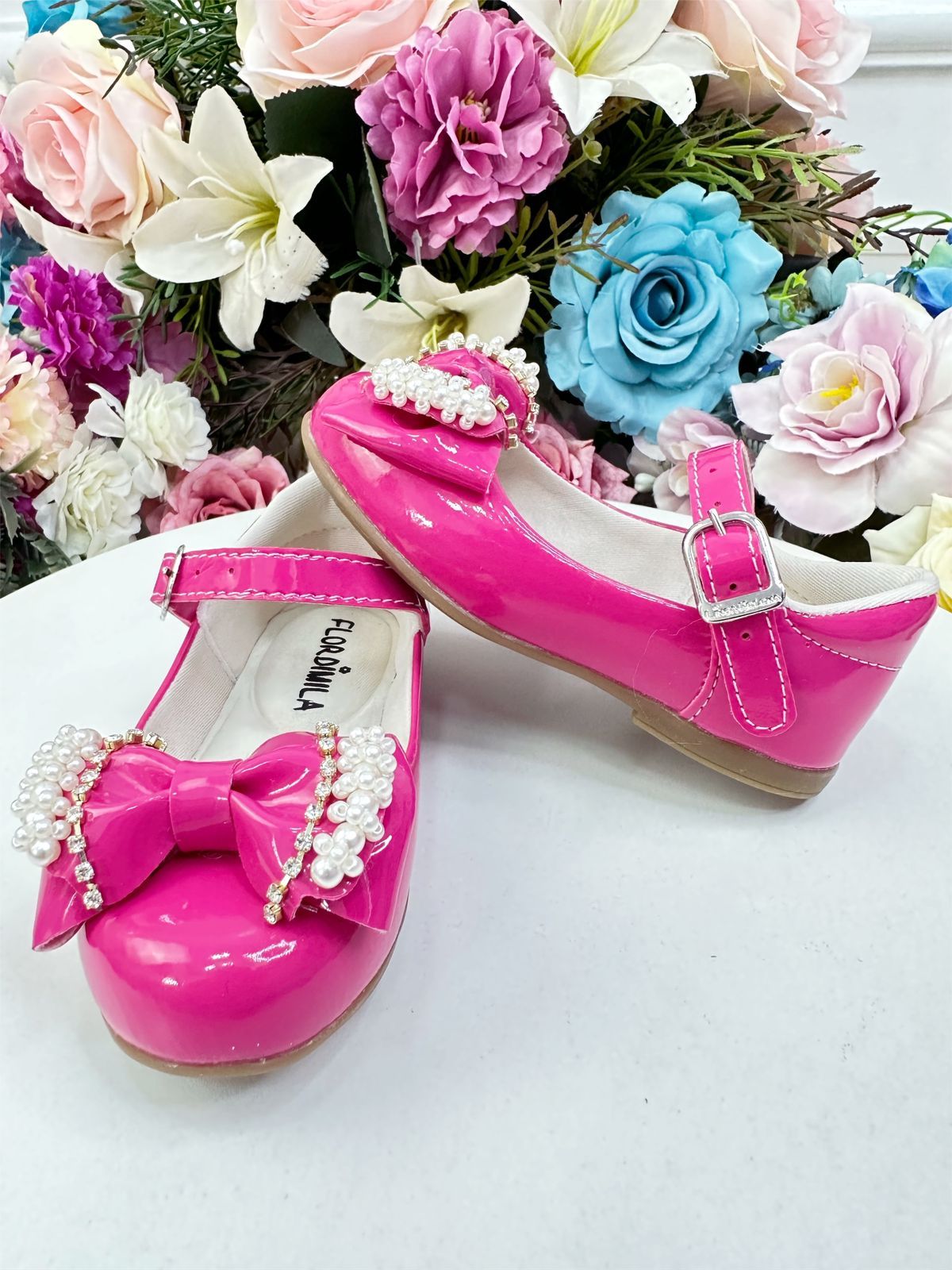 Sapatinho Verniz Infantil Pink com Laço, Pérolas e Strass