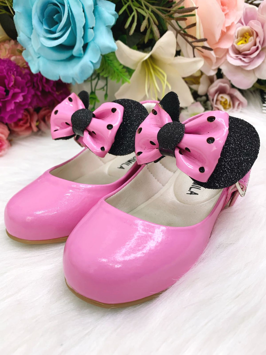Sapatinho Rosa Chiclete Com Lacinho Para Festas e Looks Casuais