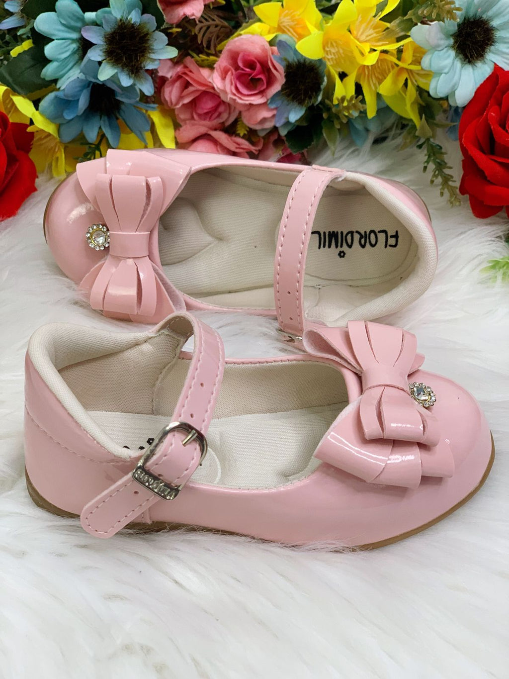 Sapatinho Infantil Rosa Verniz Com Laço e Detalhes de Strass