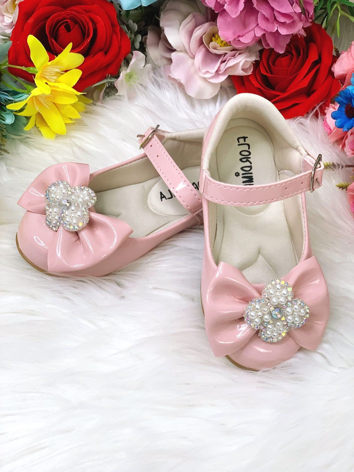 Sapatinho Infantil Rosa Verniz com Laço, Strass e Pérolas