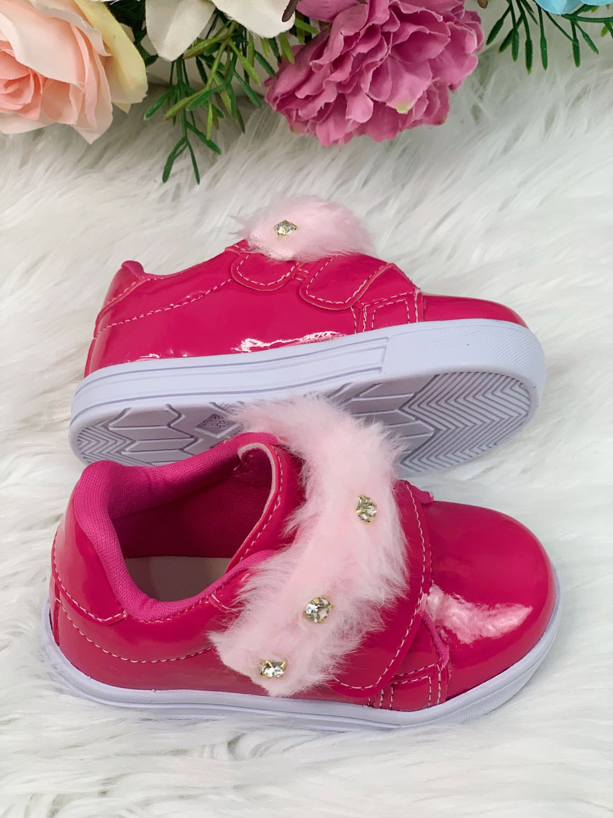 Tênis Pink Verniz Com Pelúcia e Strass Meninas
