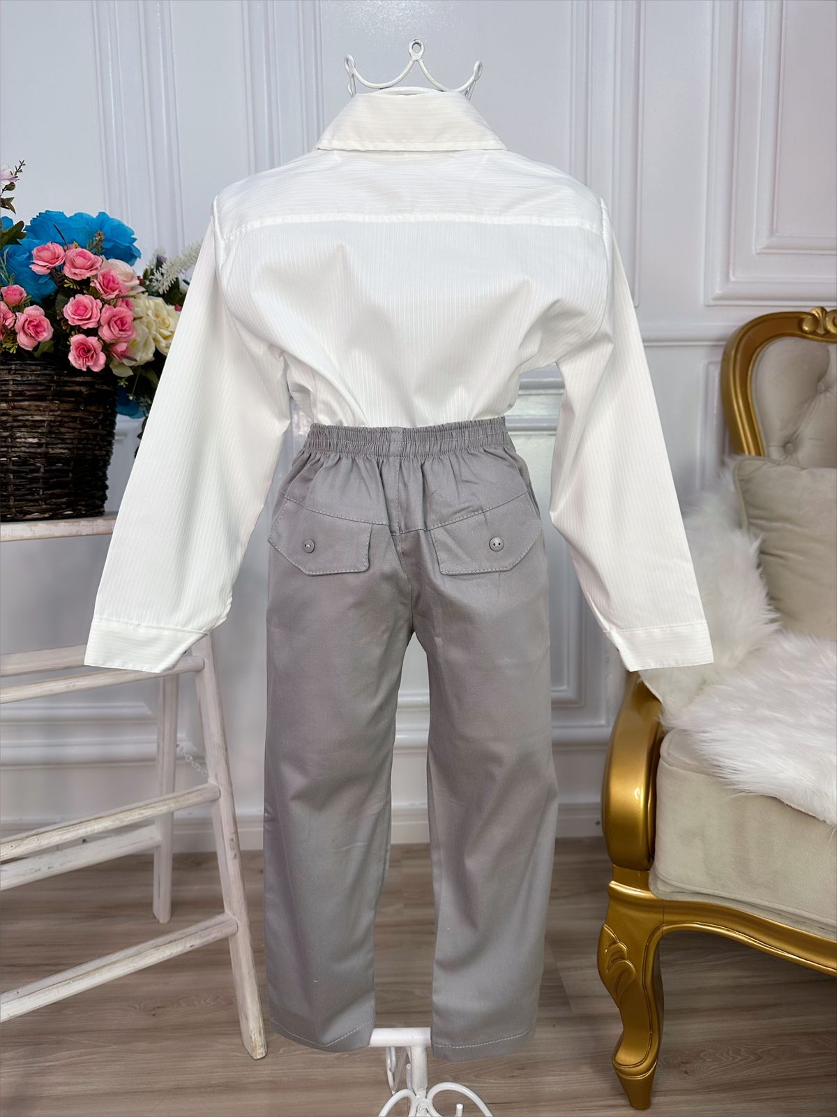 Conjunto Social Off White e Caqui para Meninos com Calça de Sarja e Camisa