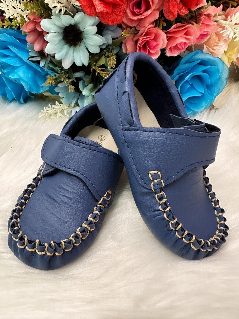 Mocassim Azul Marinho em Couro Sintético com Velcro para Príncipes
