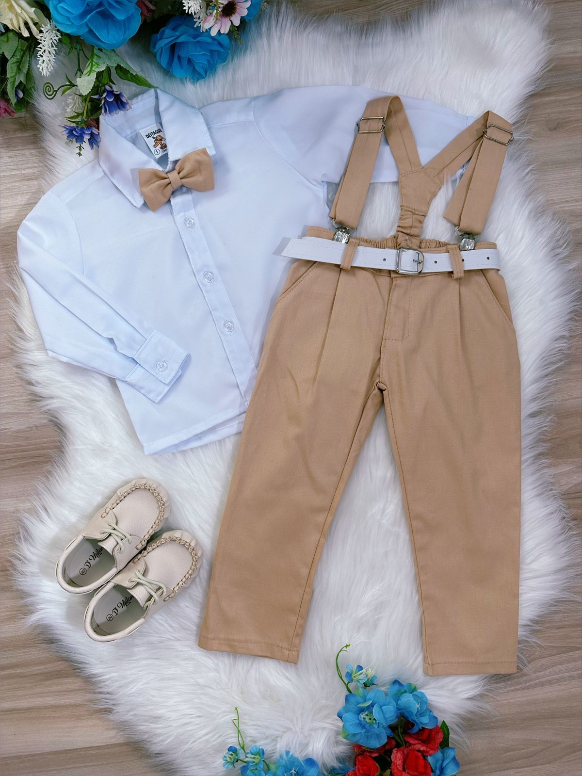 Conjunto Social Caqui com Camisa, Gravata, Calça e Suspensório