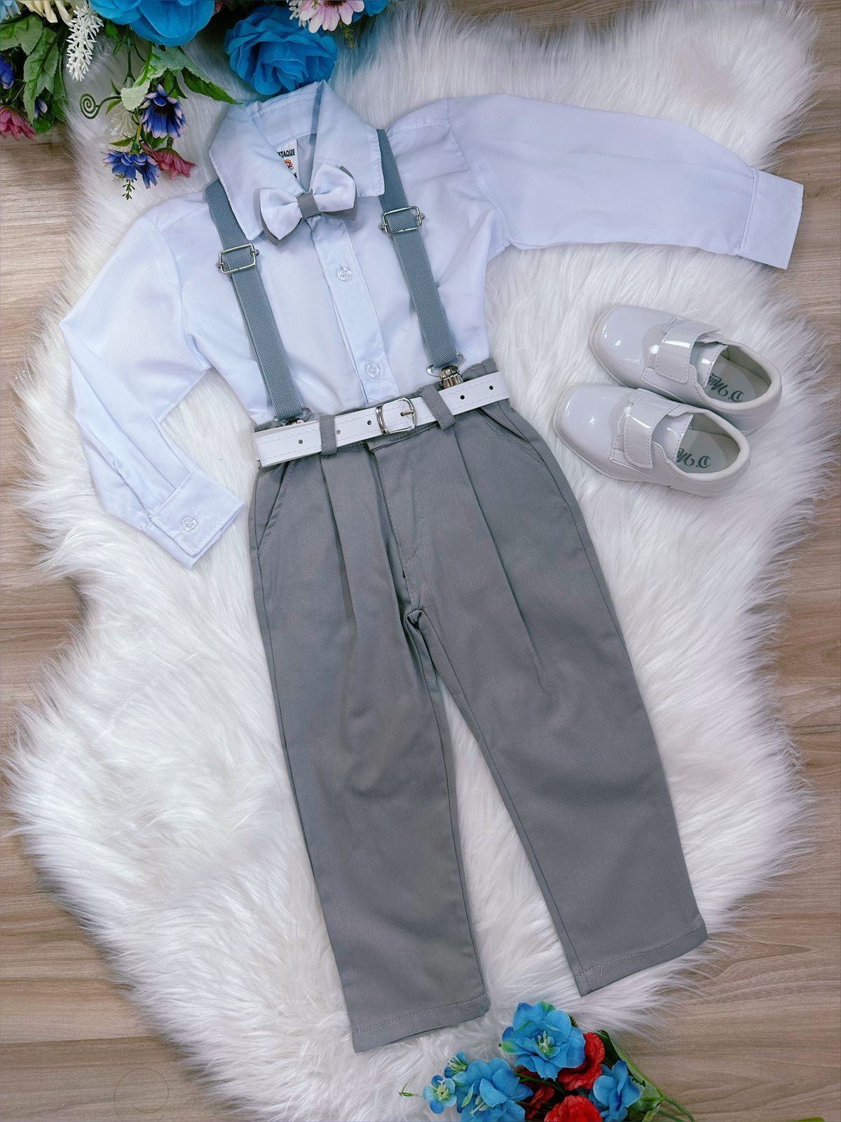 Conjunto Social Infantil Camisa Branca com Suspensório e Calça Cinza